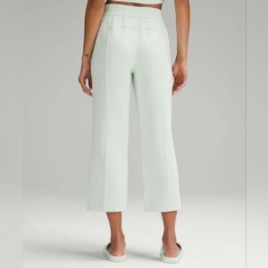 Lululemon Softstreme High-Rise Straight-Leg Cropped Pant, Size 10
